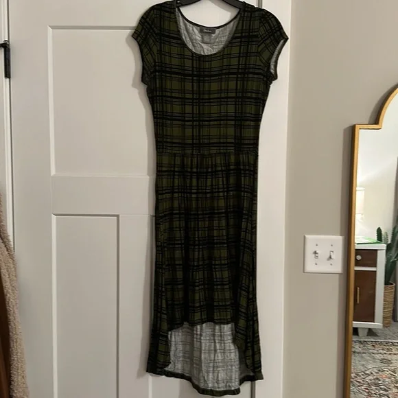 Neiman Marcus | Dresses | Neiman Marcus Green Plaid High Low Jersey Tshirt  Midi Dress | Poshmark